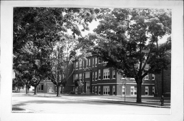 Historic home, Former Kewaunee Public School
900 Dodge Street
const. 1914
Photo 4 of 4