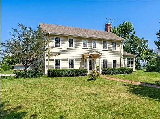 Historic home, Dana Dishmaker House
205 Rose Street
const. 1919
Photo 2 of 4